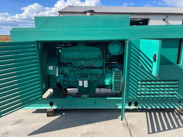 400 KW Cummins Onan #400DFCE-932, diesel generator set, 277/480 Volts, 1/3 phase, 129 hours, NTA-855-G5 - Image 6