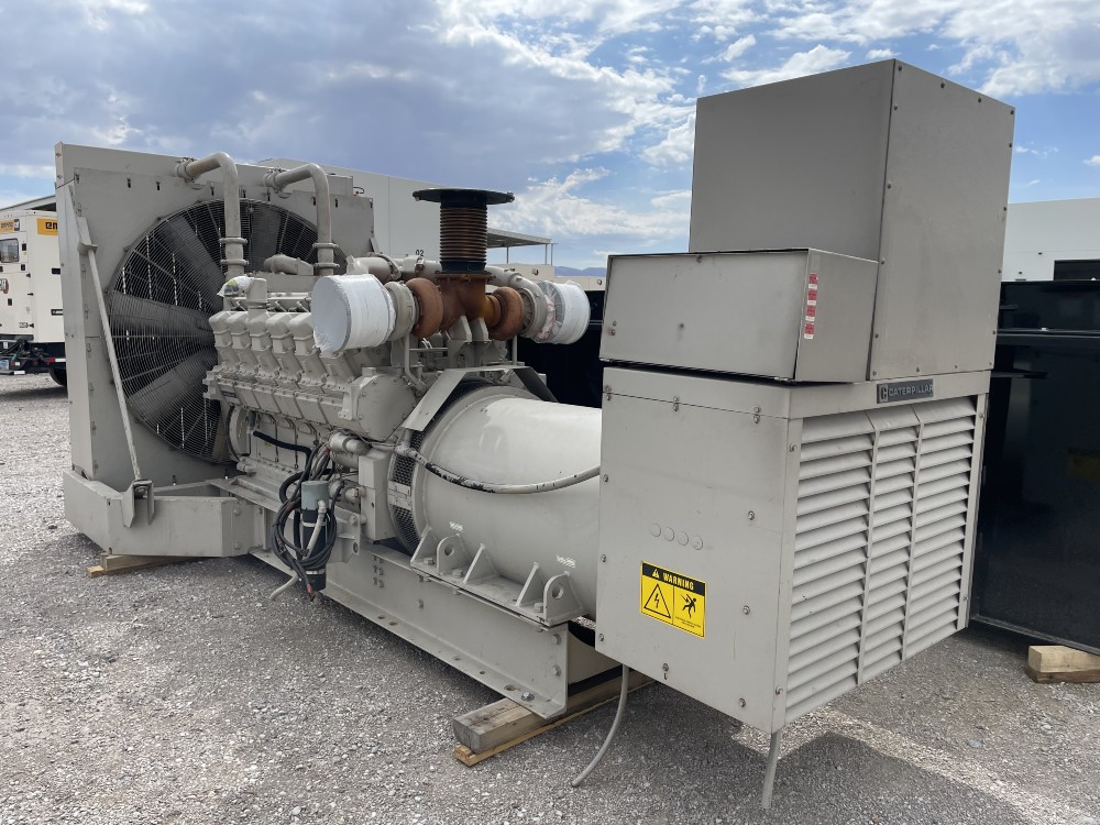1100 KW Caterpillar #3512, diesel generator set, 680 hours, 1987, S/N 24Z01812 - Image 2
