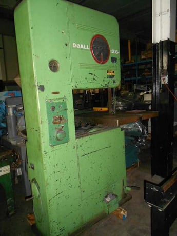 26" x 13" DoAll #V26, vertical band saw, 1" x 177" blade, 50-1600 SFPM, 2-speed transmission - Image 1