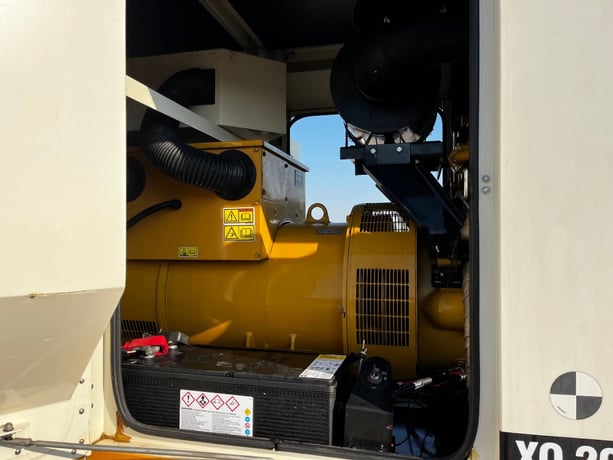 200 KW Caterpillar #XQ200, diesel generator set, 277/480 Volts, 6772 hours, Tier 4i, sound attenuated - Image 3