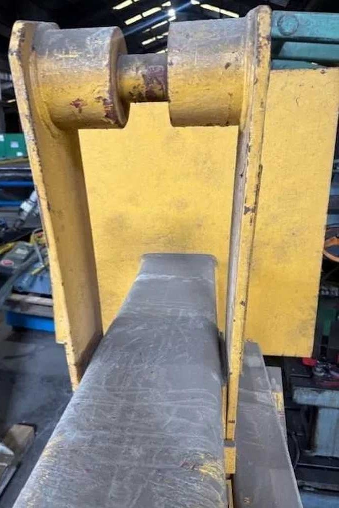 20000 lb. Custom, C-Hook, 53" arm length, 26" throat, scratch pads - Image 3