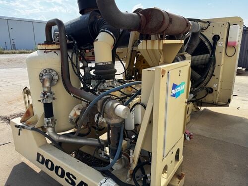 Doosan #XHP1170, high pressure air compressor, C15 diesel engine - Image 2