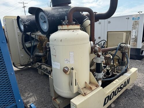 Doosan #XHP1170, high pressure air compressor, C15 diesel engine - Image 6