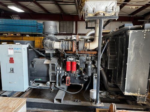 372 KW John Deere #6135HF485, diesel generator set, skid mounted w/ radiator, 2015 - Image 1