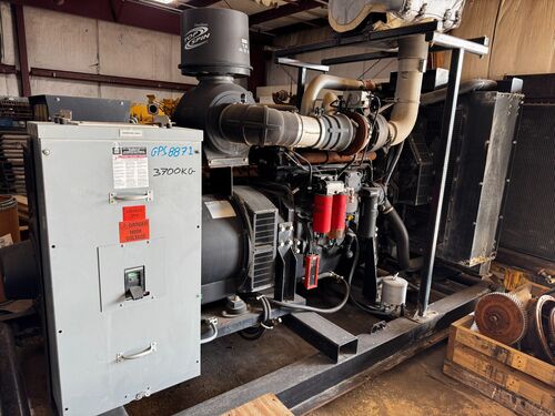 372 KW John Deere #6135HF485, diesel generator set, skid mounted w/ radiator, 2015 - Image 2