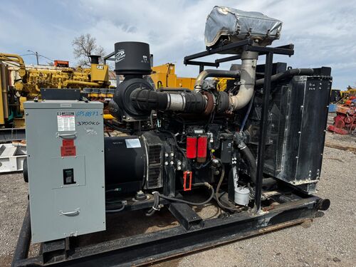 372 KW John Deere #6135HF485, diesel generator set, skid mounted w/ radiator, 2015 - Image 4