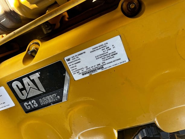 350 KW Caterpillar #XQ350, 277/480 Volts, 5300 hours, trailer mounted, Tier 4i, sound attenuated enclosure - Image 8