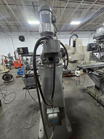 Bridgeport #Series-I, vertical mill, 9" x42"tbl, 1.5 HP variable speed, 31" X, 12" Y, 16" Z, 4200 RPM, R-8 - Image 4