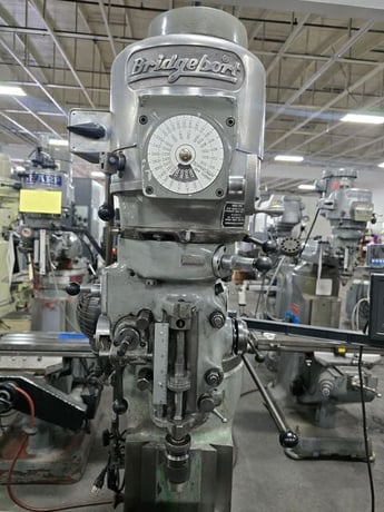 Bridgeport #Series-I, vertical mill, 9" x42"tbl, 1.5 HP variable speed, 31" X, 12" Y, 16" Z, 4200 RPM, R-8 - Image 5