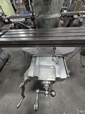 Bridgeport #Series-I, vertical mill, 9" x42"tbl, 1.5 HP variable speed, 31" X, 12" Y, 16" Z, 4200 RPM, R-8 - Image 7