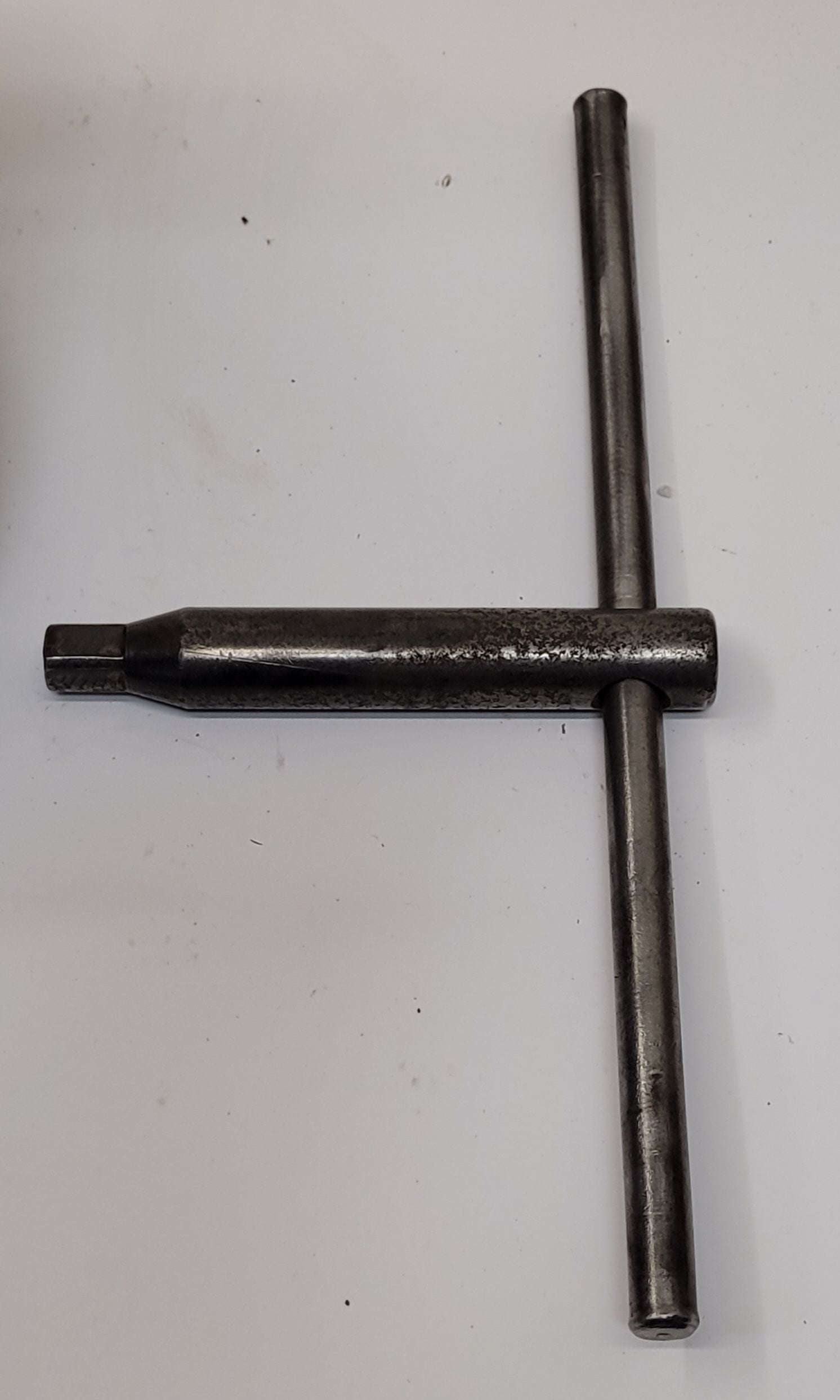 8" BTC, self-centering manual lathe chuck, 3-jaw, 2-1/4" hole, D1-6 mount - Image 10