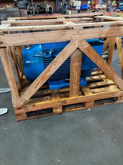 125 HP 900 RPM WEG W22 Severe Duty Motor, Frame 504/5TZ, TEFC, 460 Volts - Image 2