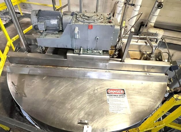 2500 gallon Walker, jacketed mix tank - Image 4