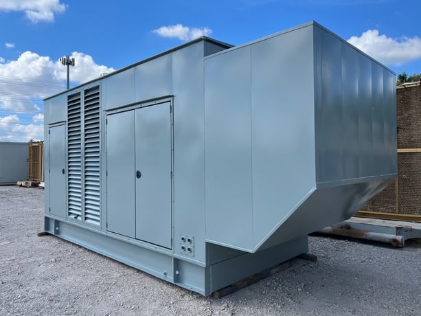 1000 KW MTU #16V2000, 480 Volts, 418 hours, Tier 2, enclosure w/ base tank, 2007 - Image 2