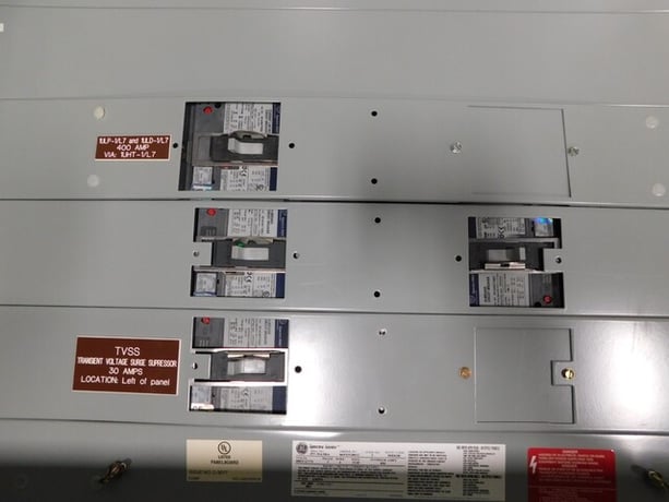 400 Amp. General Electric Spectra Series, Panelboard, 480Y/277 Volts, 3 phase, 4 W, 5 breakers - Image 6