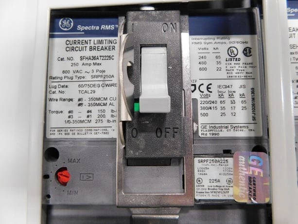 400 Amp. General Electric Spectra Series, Panelboard, 480Y/277 Volts, 3 phase, 4 W, 5 breakers - Image 7