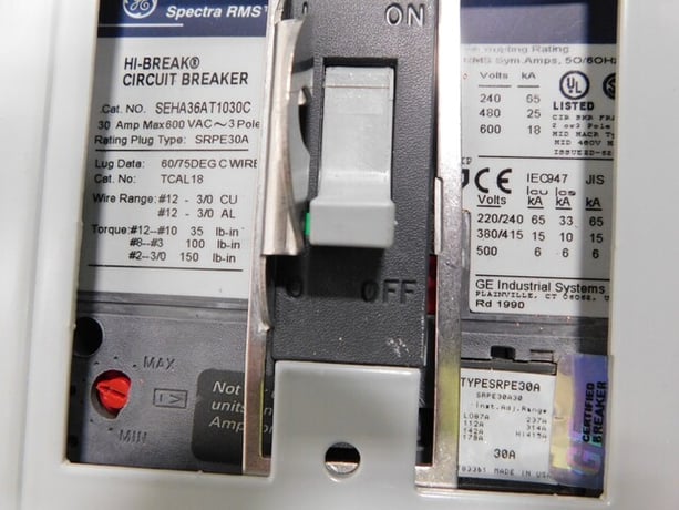 400 Amp. General Electric Spectra Series, Panelboard, 480Y/277 Volts, 3 phase, 4 W, 5 breakers - Image 9