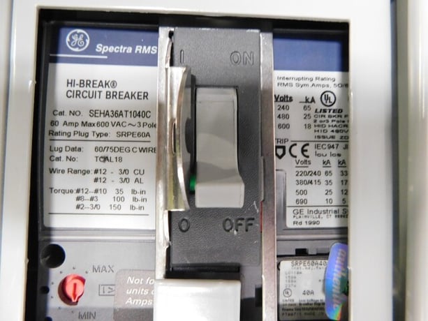 400 Amp. General Electric Spectra Series, Panelboard, 480Y/277 Volts, 3 phase, 4 W, 5 breakers - Image 10