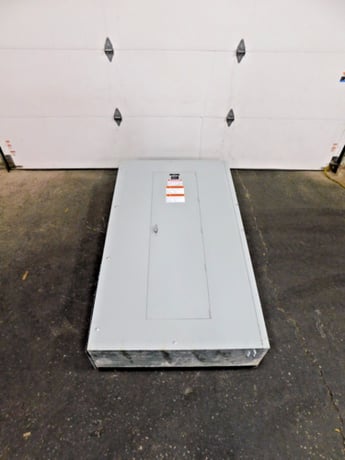 1200 Amp. General Electric CCB/-2, Panelboard, 208/120 V, 3 phase, 4 W, 14 breakers - Image 2