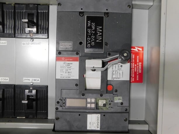 1200 Amp. General Electric CCB/-2, Panelboard, 208/120 V, 3 phase, 4 W, 14 breakers - Image 5