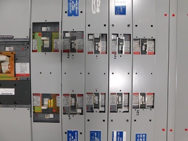 800 Amp. General Electric Spectra Series, Panelboard, 480 Volts, 3 phase, 3 W, 9 breakers - Image 6