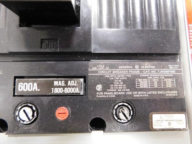 600 Amp. General Electric CCB-2, Panelboard, 208/120 V, 3 phase, 4 W, 17 breakers - Image 5