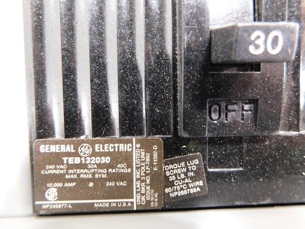 600 Amp. General Electric CCB-2, Panelboard, 208/120 V, 3 phase, 4 W, 17 breakers - Image 8
