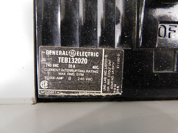 600 Amp. General Electric CCB-2, Panelboard, 208/120 V, 3 phase, 4 W, 17 breakers - Image 9