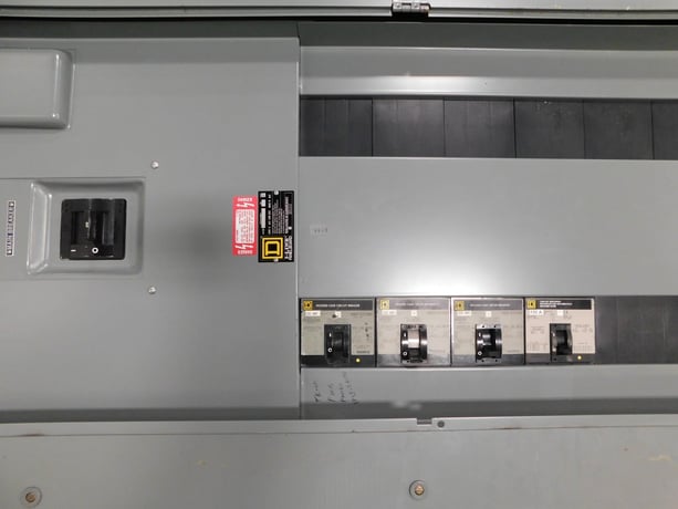600 Amp. Square D, E1, I-line, Panelboard, 600 VAC, HCM-3691-6M, 5 breakers - Image 4