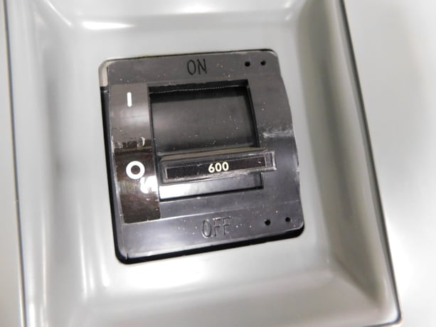 600 Amp. Square D, E1, I-line, Panelboard, 600 VAC, HCM-3691-6M, 5 breakers - Image 5
