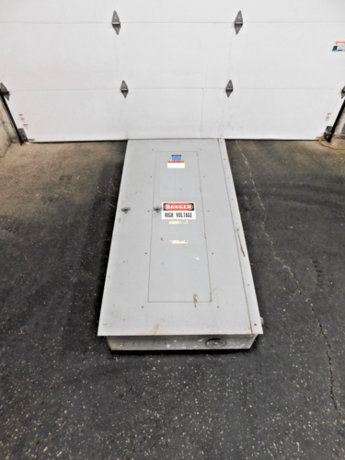 600 Amp. General Electric CCB-2, Panelboard, 480/277 Volts, 3 phase, 4 W, 14 breakers - Image 2