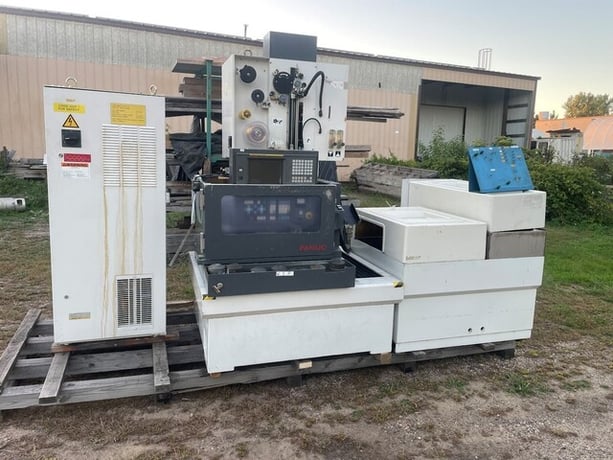 Fanuc #Robocut-Alpha-1B, Electrical Discharge Machine Machine, FOR PARTS, 220 V., 1996 - Image 1