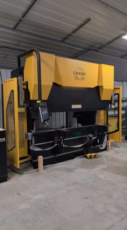 160 Ton, Omega Design #PRCB-30160, Hydraulic Press Brake, 10' overall, 280mm stroke, ESA Control, 400V., 6 - Image 2