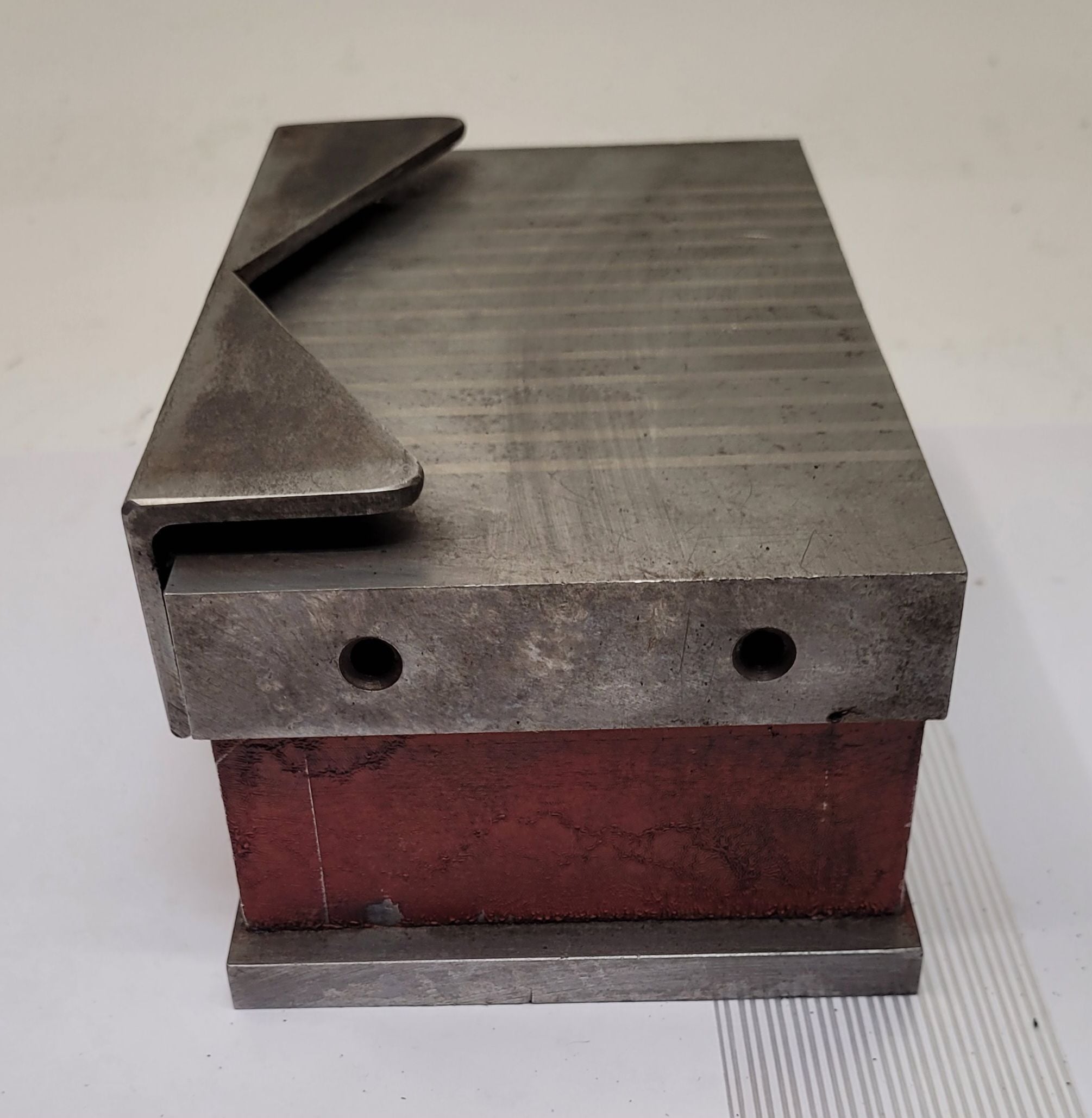 4" x 7" Suburban #MCB47, permanent magnetic chuck - Image 6