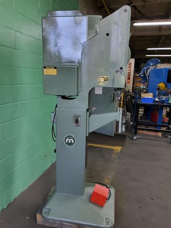Milford #510, rivet machine, fully refurbished - Image 5