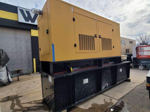 200 KW Olympian #D200P4, diesel generator, weatherproof enclosure, 120/208 Volts, 706.9 hours - Image 2