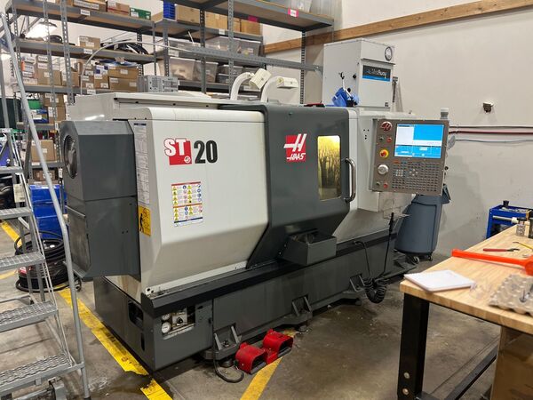 Haas #ST-20, CNC lathe, 31.7" swing, 8" chuck, 2" bar, 20 HP, 4000 RPM, chip conveyor, 2013 - Image 1