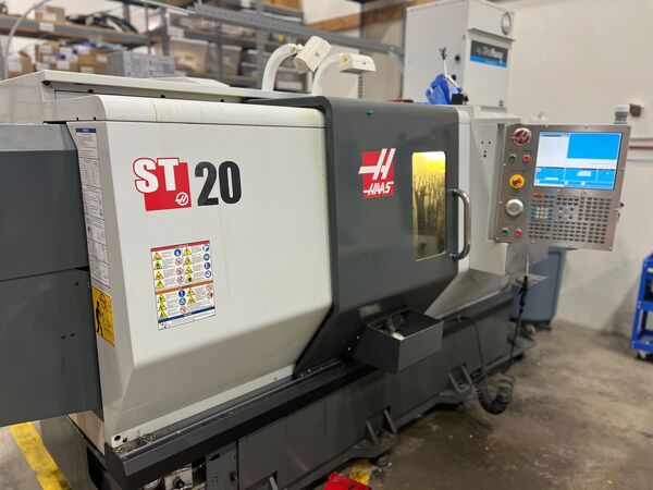 Haas #ST-20, CNC lathe, 31.7" swing, 8" chuck, 2" bar, 20 HP, 4000 RPM, chip conveyor, 2013 - Image 2