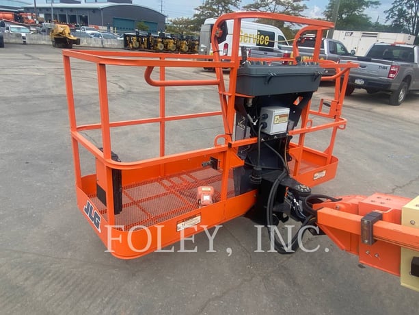 Jlg Industries, Inc. 600S, Articulated Boom Lift, 705 hours, S/N: 0300149426, 2011 - Image 3