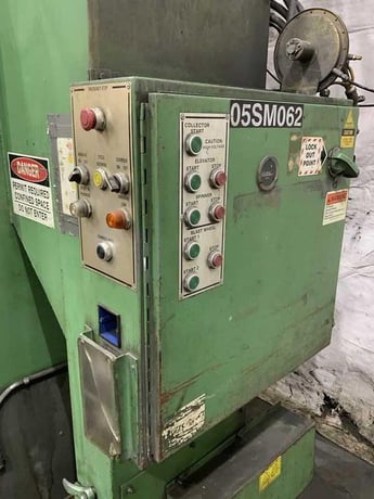 Goff #2460S, (2) 15 HP direct drive blast wheels, indexing chambers, CFS foundry duty seperator, 1992 - Image 3