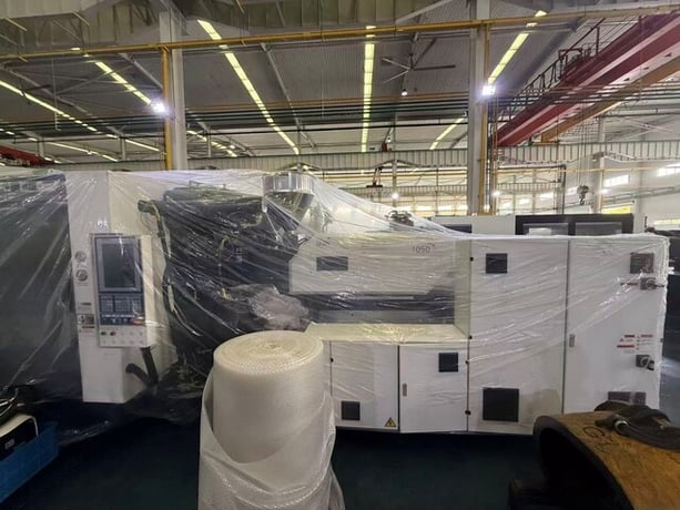 731 Ton, 18.31 oz., Haitian #JE6500M-1050-L380, multi-shot L configuration 2 platen injection molding machine - Image 2