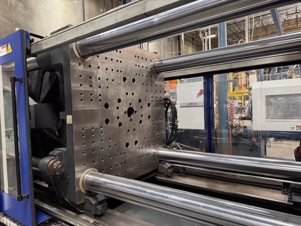 899 Ton, 95.98 oz., Haitian #MA8000II-6800, horizontal plastic injection molder, 39.37" x 39.37" tie bar - Image 3