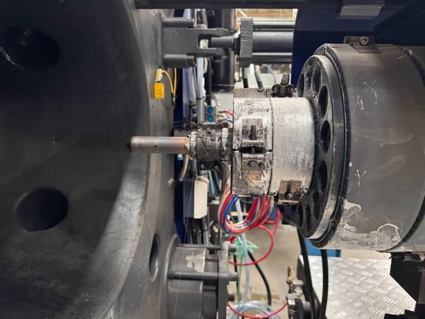 899 Ton, 95.98 oz., Haitian #MA8000II-6800, horizontal plastic injection molder, 39.37" x 39.37" tie bar - Image 6