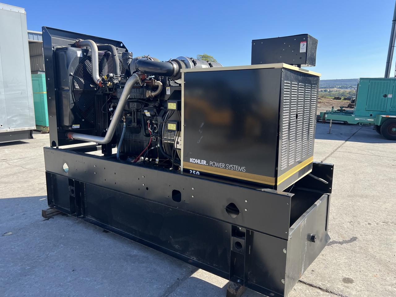 250 KW Kohler #6090HF485, diesel generator w/base fuel tank, 277/480 Volts, Tier 3, 4 hours, 2009 - Image 3