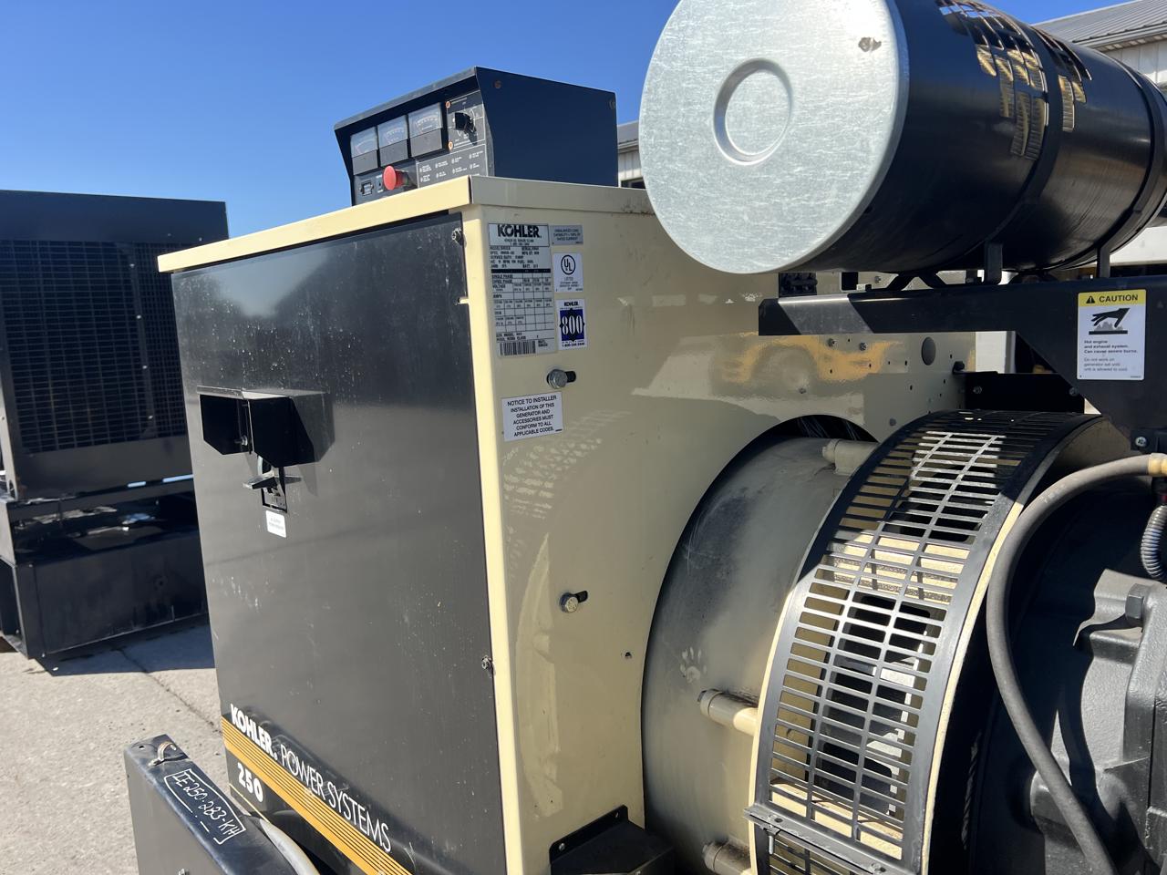 250 KW Kohler #6090HF485, diesel generator w/base fuel tank, 277/480 Volts, Tier 3, 4 hours, 2009 - Image 10