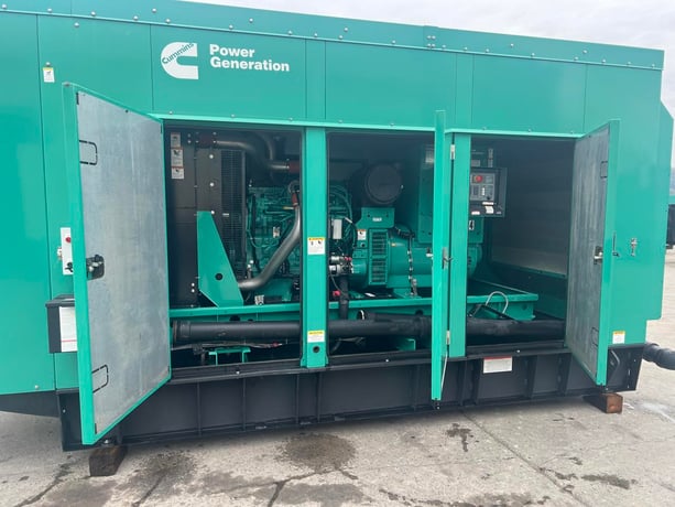 250 KW Cummins / Cummins #QSL9-G7, diesel generator set, base tankk, sound attenuated enclosure, 480 Volts - Image 9