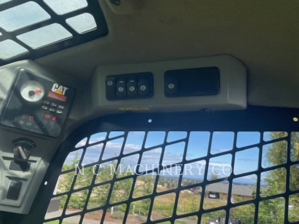 Cat 226D, Skid Steer Loader, 451 hours, S/N: HRD03366, 2018 - Image 8
