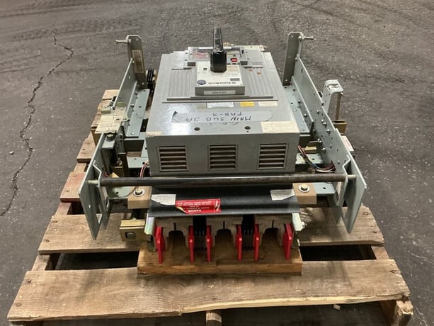 3000 Amps, General Electric, TPVVF8630FC, Power Break circuit breaker, 600 Volts - Image 7