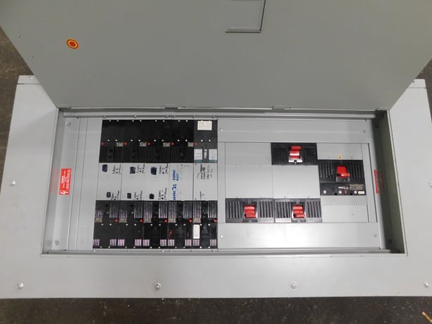 400 Amp. General Electric, CCB, panelboard, 4w, 277/480 Volts - Image 3