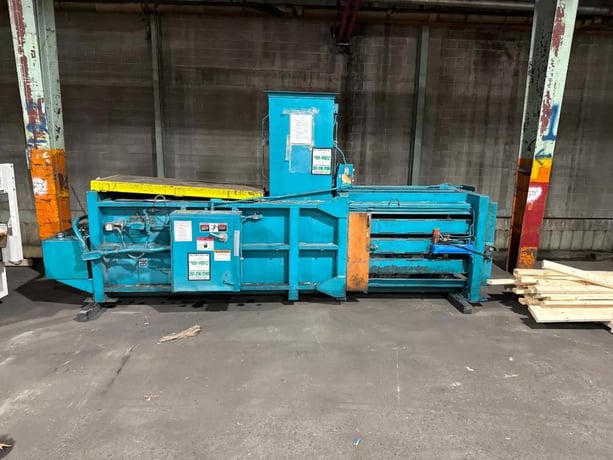 Economy #60AH3, closed door manual tie baler, 20 HP - Image 1